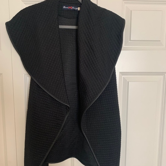 Quoted wrap vest - Picture 1 of 3